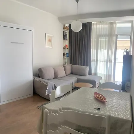 In The Heart Of Komuna E Parisit Apartment